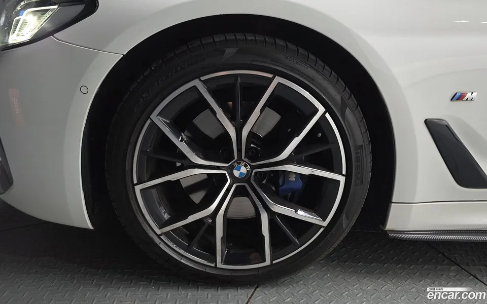 BMW 5 Series 530i M 2022 — thumbnail 2
