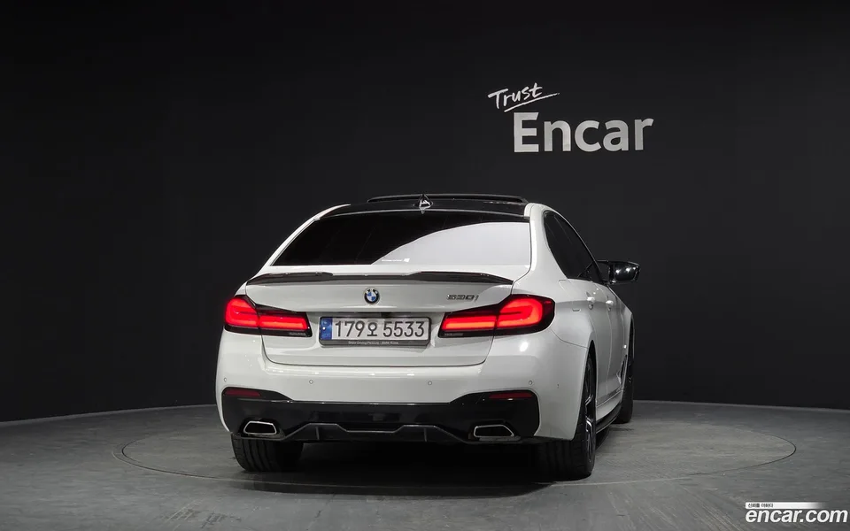 BMW 5 Series 530i M 2022 — thumbnail 4