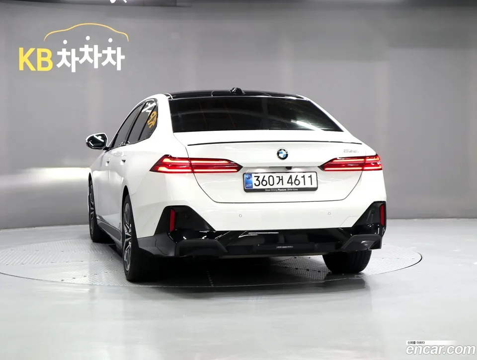 BMW 5 Series 520i 2025 — thumbnail 4