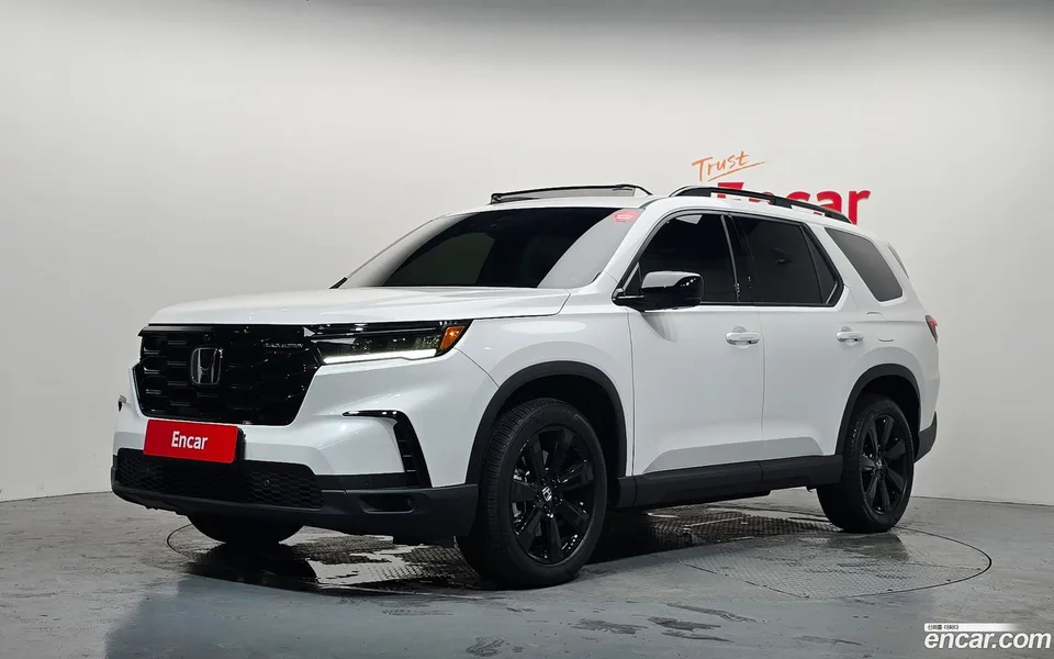 Honda Pilot 3.5 2025 — photo 1, buy with delivery to Moscow