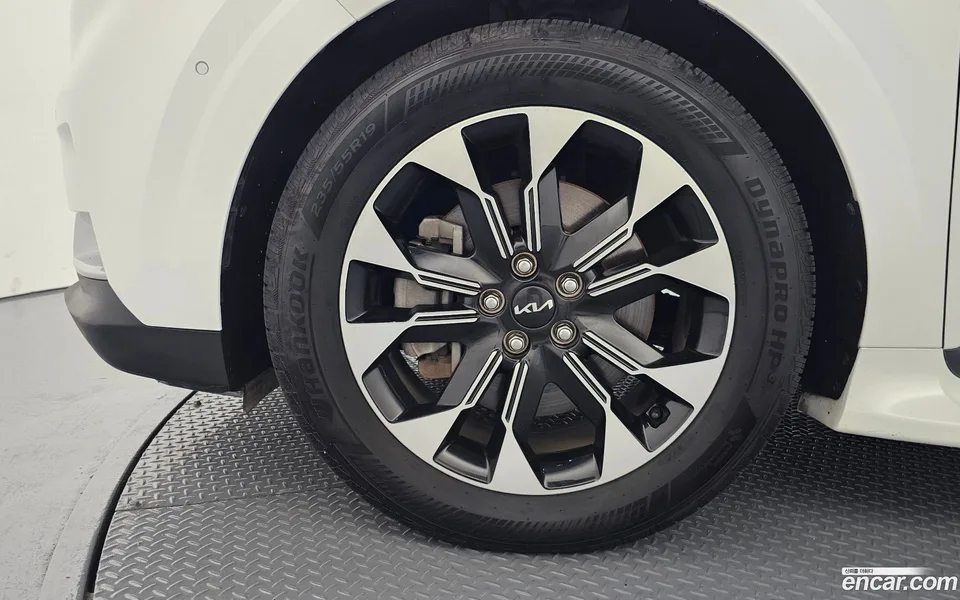 Kia Carnival 7 2023 — thumbnail 2