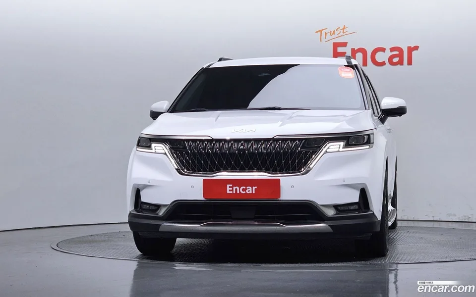 Kia Carnival 7 2023 — thumbnail 3