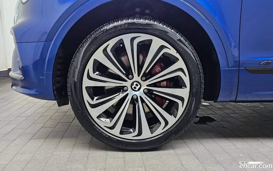 Bentley Bentayga 4.0 V8 2022 — thumbnail 2