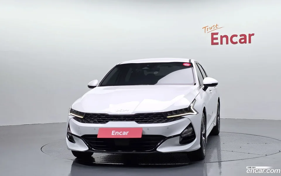 Kia K5 2.0 2023 — thumbnail 3