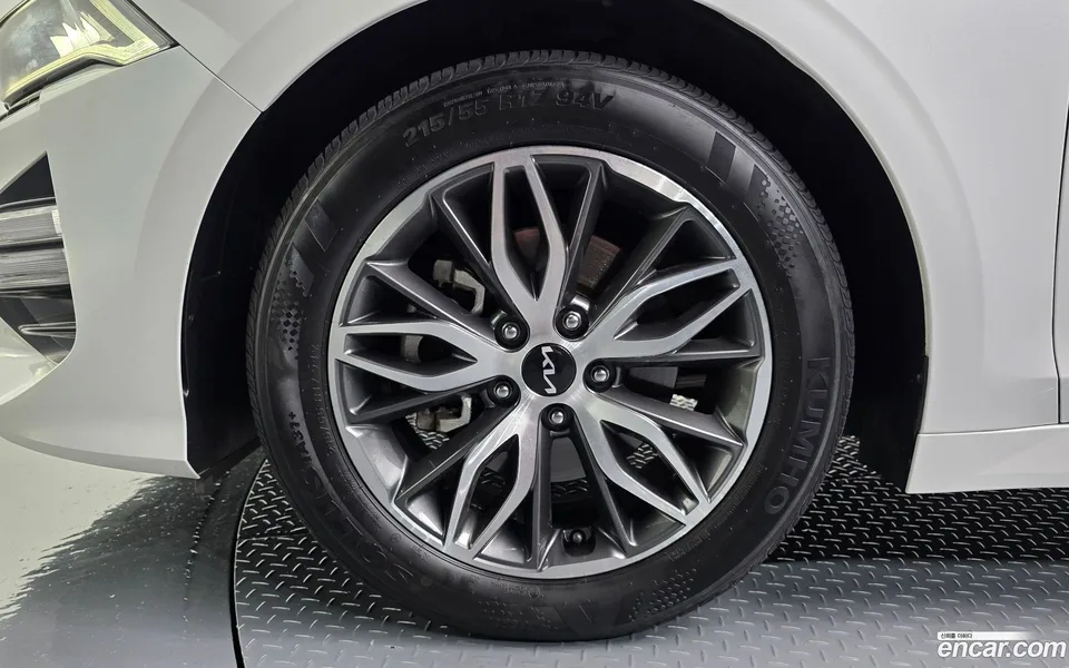 Kia K5 2.0 2023 — thumbnail 5