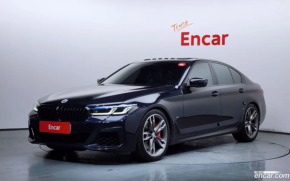 BMW 5 Series M550i xDrive 2023 — photo 1, buy with delivery to Moscow