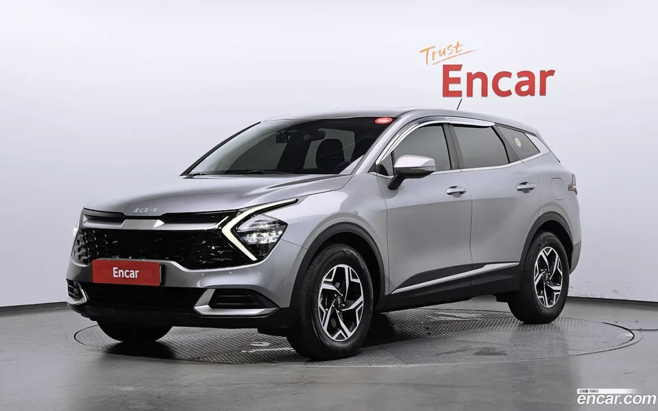 Kia Sportage 2.0 2WD 2022 — photo 1, buy with delivery to Moscow