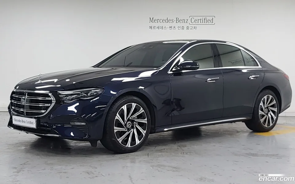 Mercedes-Benz E-Class E300 4MATIC 2024 — photo 1, buy with delivery to Moscow