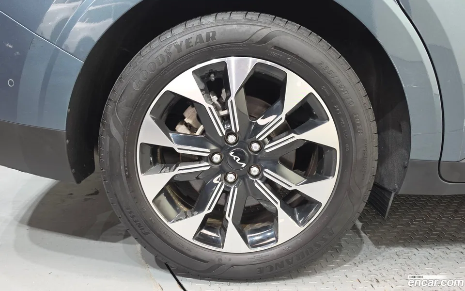 Kia Carnival 9 2022 — thumbnail 5