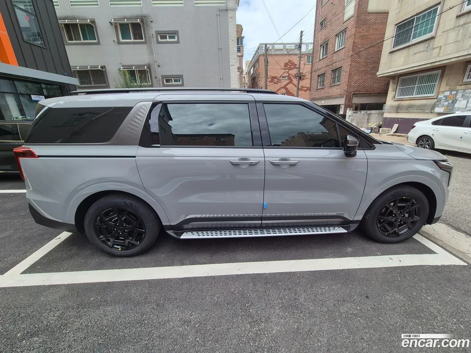 Kia Carnival HEV 9 X Line 2026 — thumbnail 4