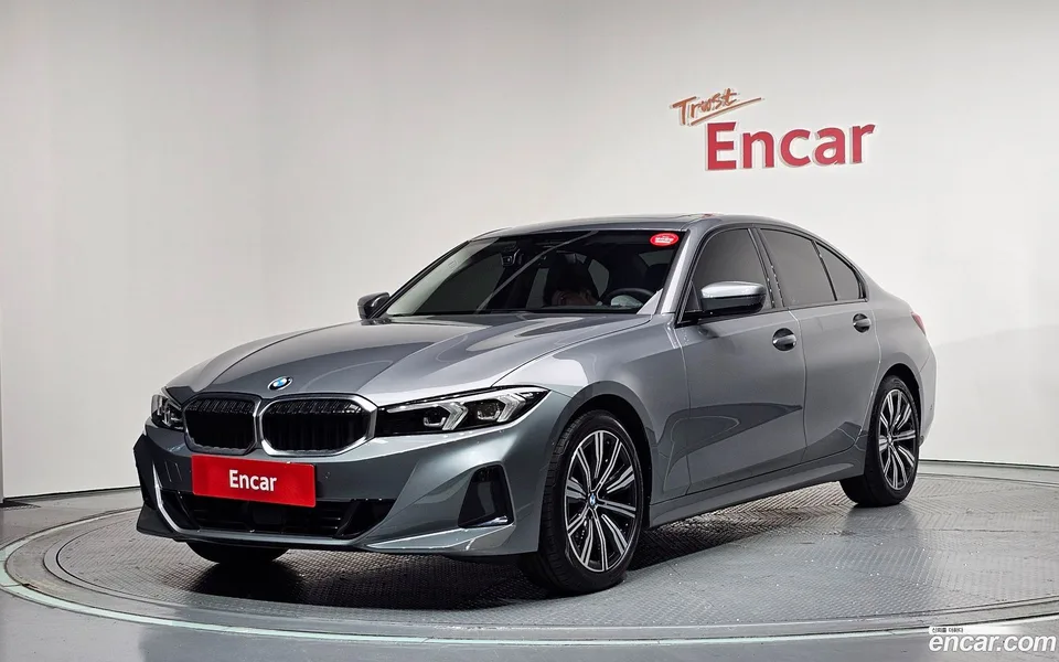 BMW 3 Series 320i 2025 — photo 1, buy with delivery to Moscow