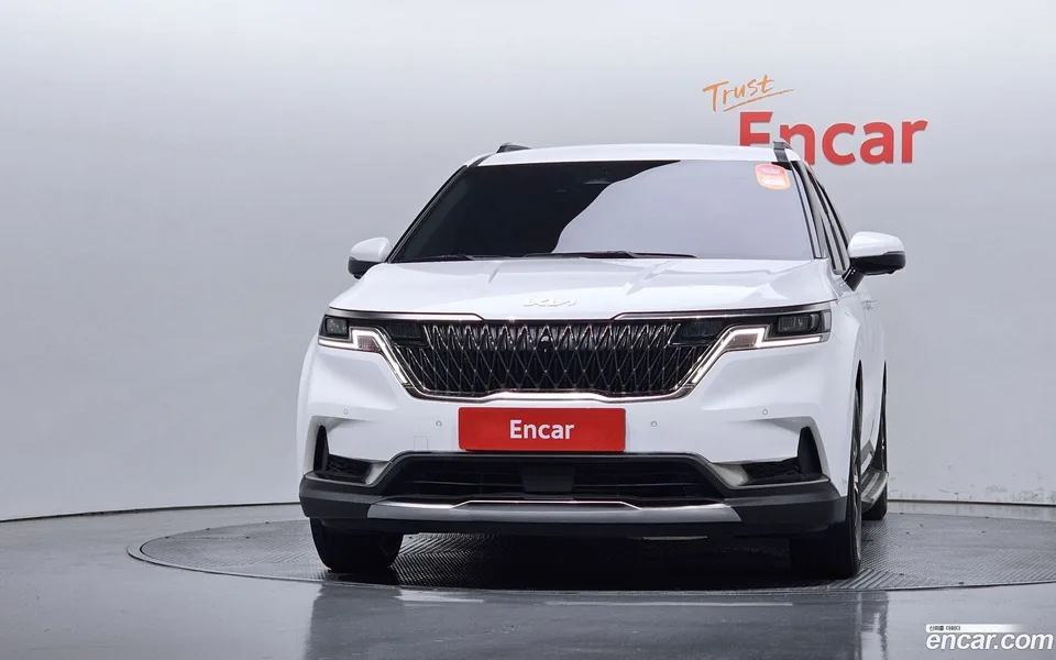 Kia Carnival 9 2023 — thumbnail 3