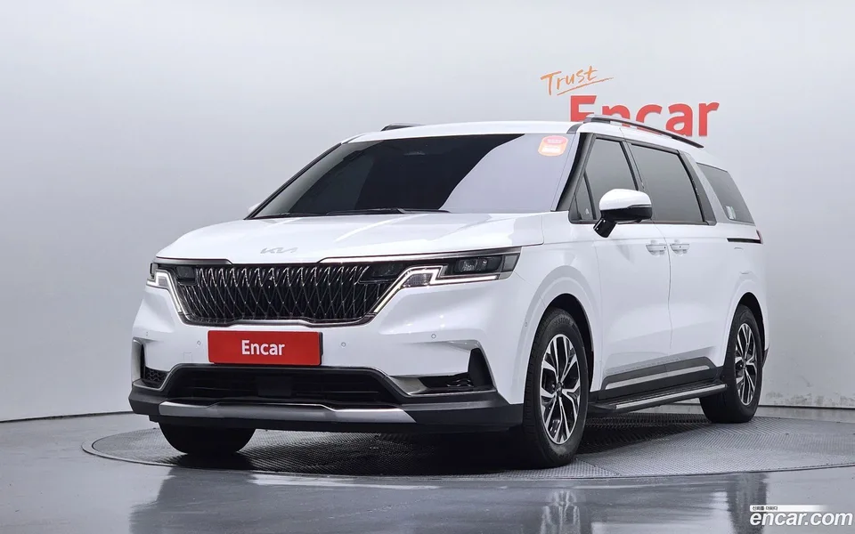 Kia Carnival 9 2023 — photo 1, buy with delivery to Moscow