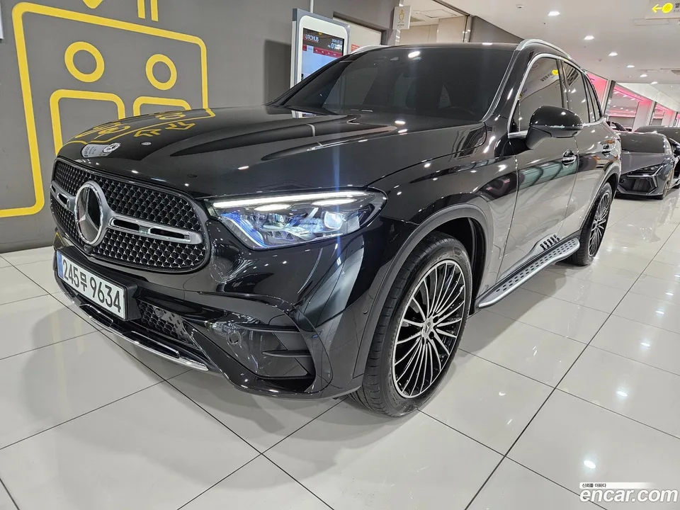 Mercedes-Benz GLC-Class GLC300 4MATIC AMG Line 2023 — photo 1, buy with delivery to Moscow