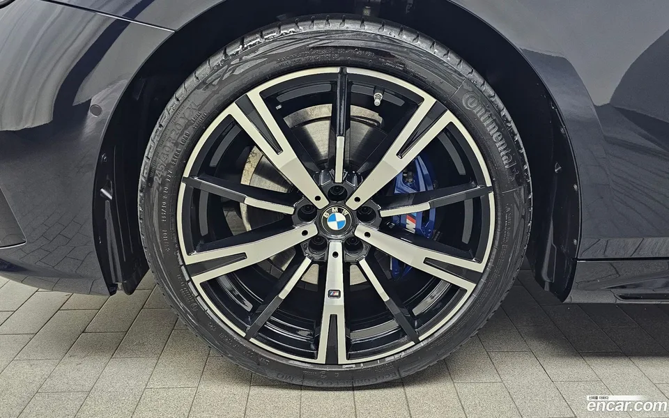 BMW 5 Series 530i xDrive M 2024 — thumbnail 2