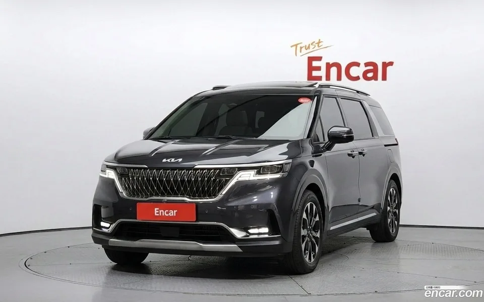 Kia Carnival 7 2023 — thumbnail 3