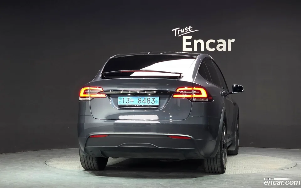 Tesla Model X AWD 2023 — thumbnail 4