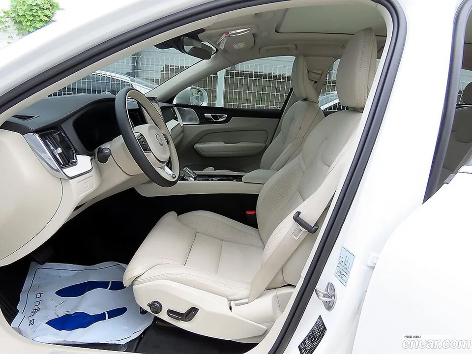 Volvo XC60 B5 2025 — thumbnail 2