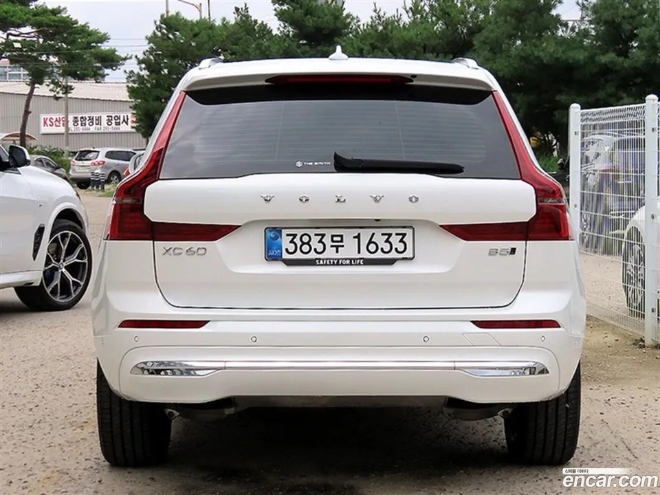 Volvo XC60 B5 2025 — thumbnail 4