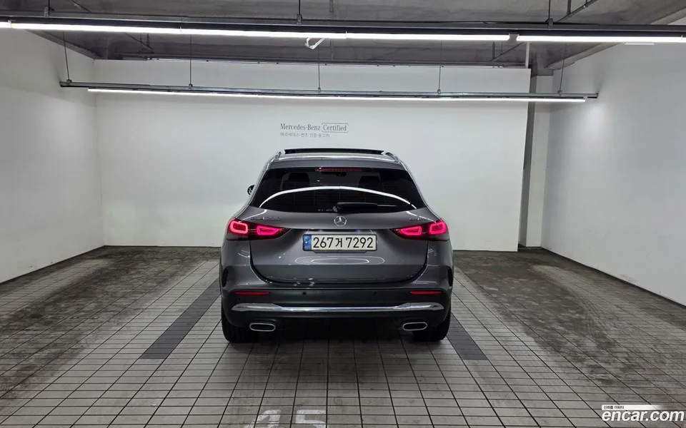 Mercedes-Benz GLA-Class GLA250 4MATIC 2023 — thumbnail 4