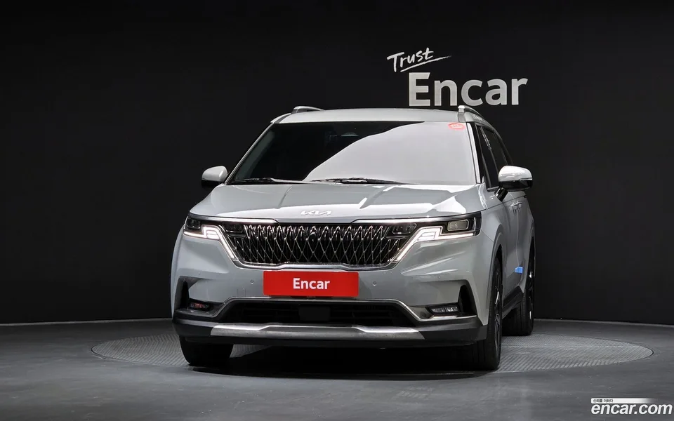 Kia Carnival 9 2023 — thumbnail 3