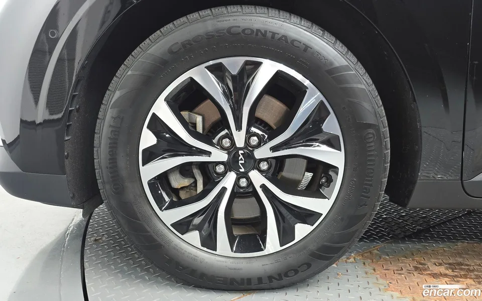 Kia Carnival 9 2023 — thumbnail 2