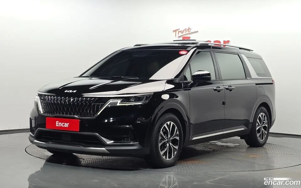 Kia Carnival 9 2023 — photo 1, buy with delivery to Moscow