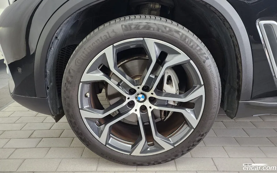 BMW X5 xDrive 30d xLine 2023 — thumbnail 2