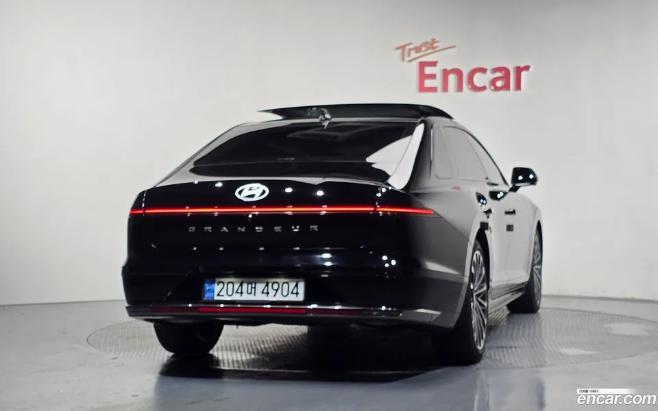 Hyundai Grandeur Hybrid 2023 — thumbnail 4