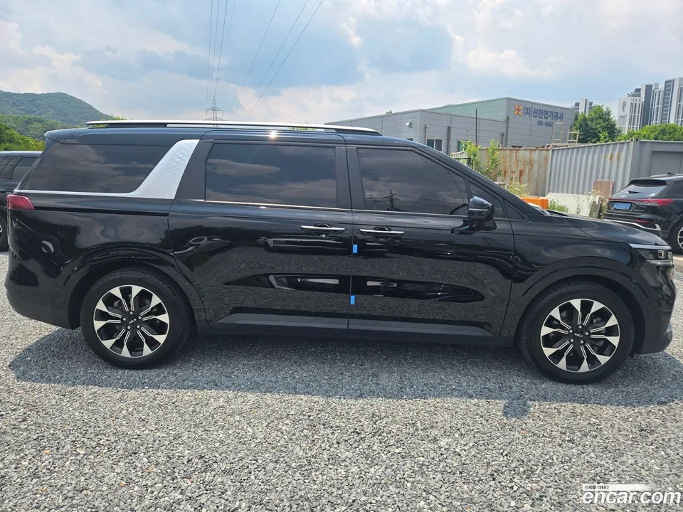 Kia Carnival 9 2022 — thumbnail 3
