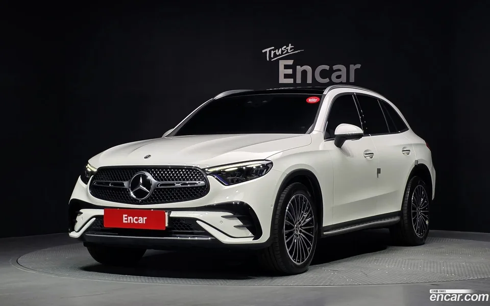 Mercedes-Benz GLC-Class GLC300 4MATIC AMG Line 2024 — photo 1, buy with delivery to Moscow