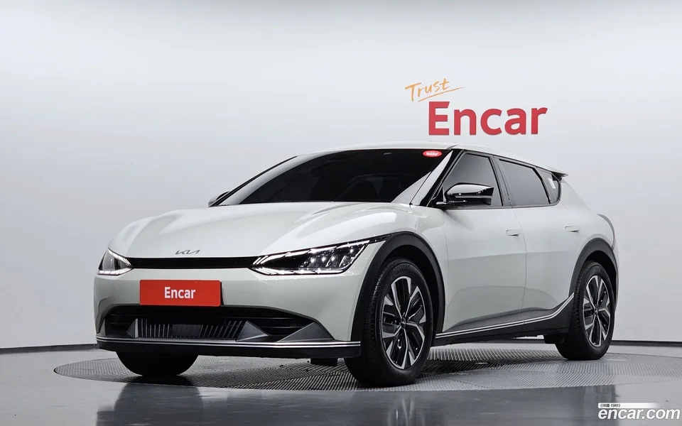 Kia EV6 2023 — photo 1, buy with delivery to Moscow