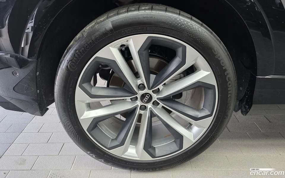 Audi Q8 (4M) 55 TFSI 2025 — thumbnail 2