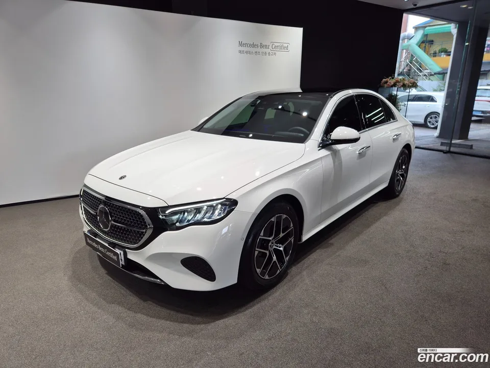 Mercedes-Benz E-Class E200 2026 — photo 1, buy with delivery to Moscow