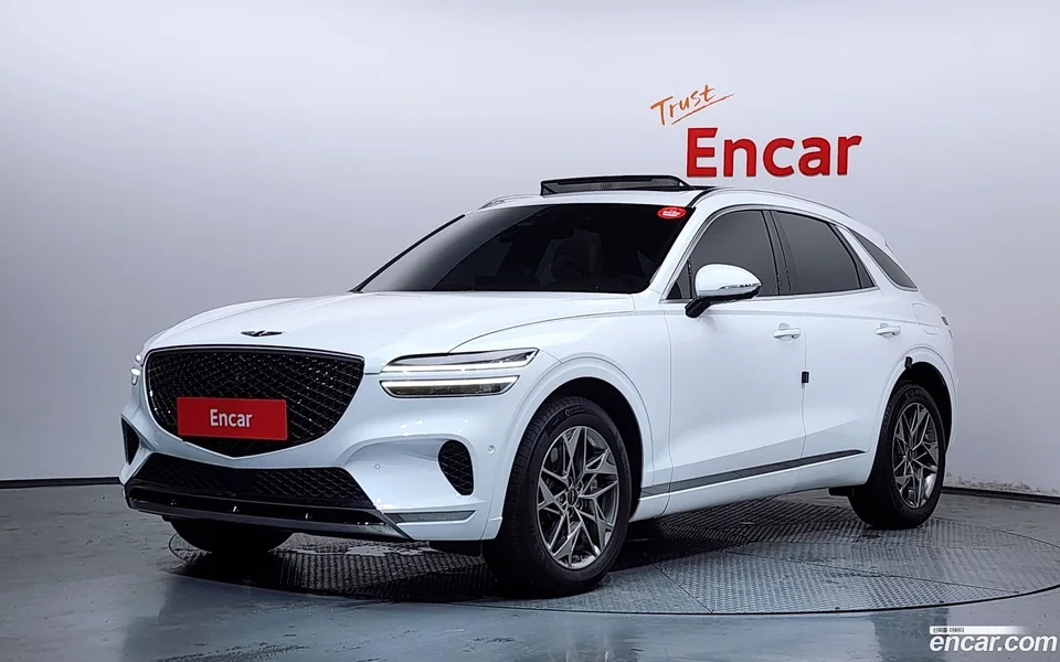 Genesis GV70 2.5T 2WD 2023 — photo 1, buy with delivery to Moscow