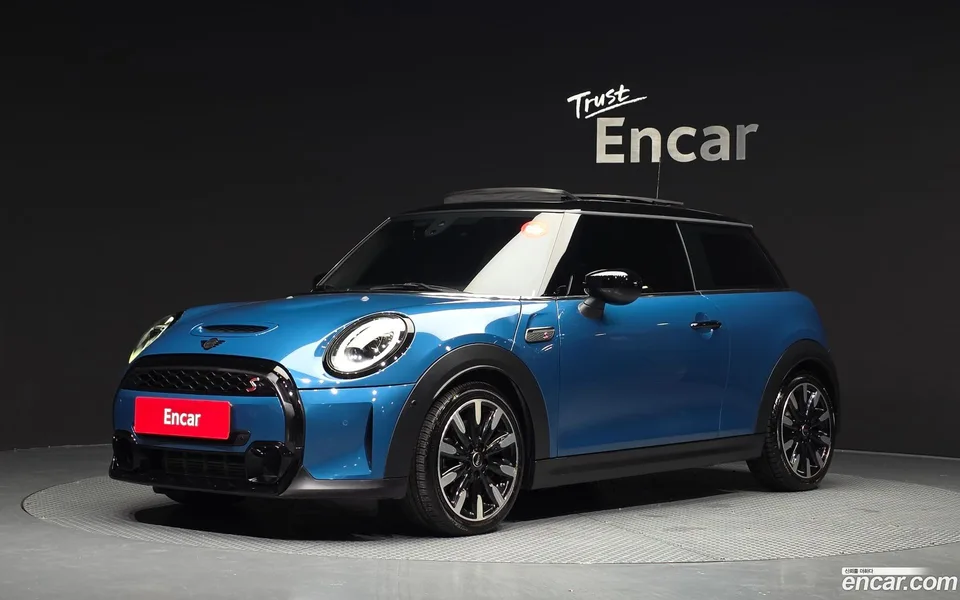 MINI Cooper S 2022 — photo 1, buy with delivery to Moscow