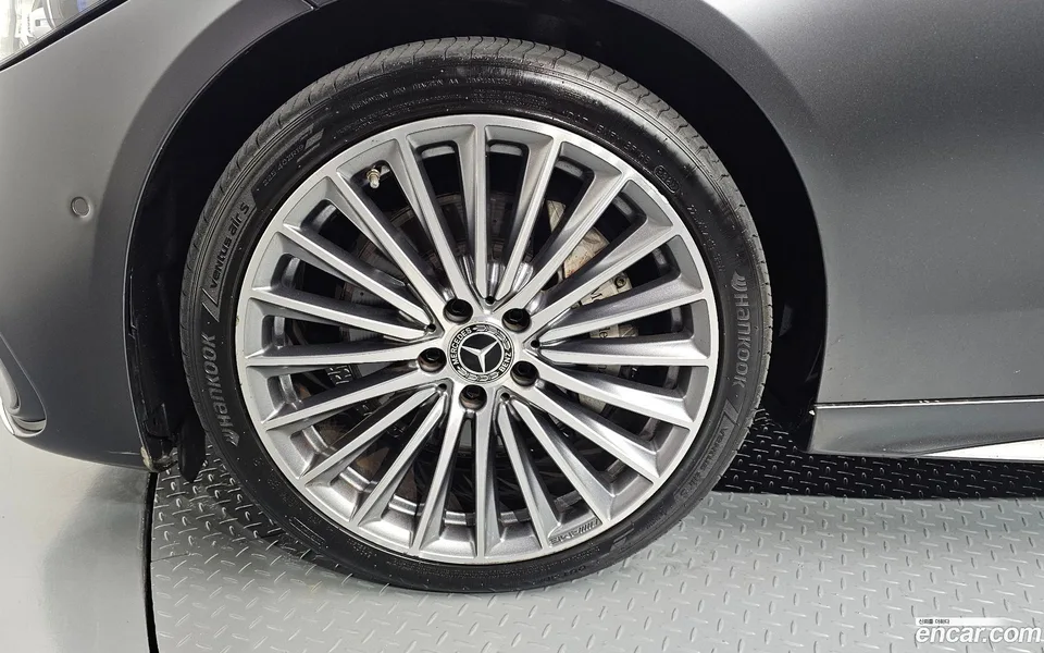 Mercedes-Benz C-Class C300 AMG Line 2022 — thumbnail 5