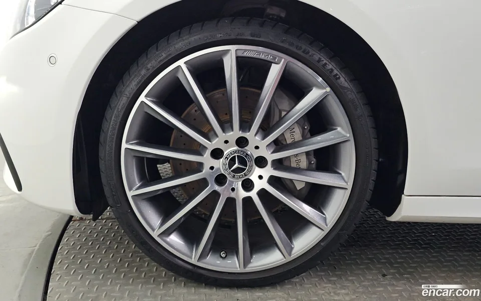 Mercedes-Benz E-Class E350 4MATIC AMG Line 2022 — thumbnail 5