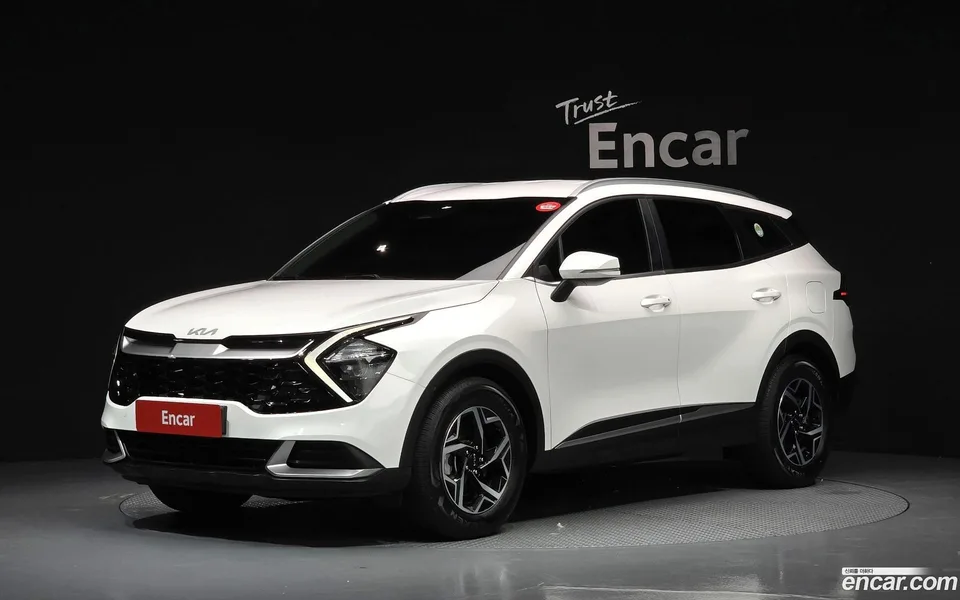 Kia Sportage 2.0 2WD 2022 — photo 1, buy with delivery to Moscow
