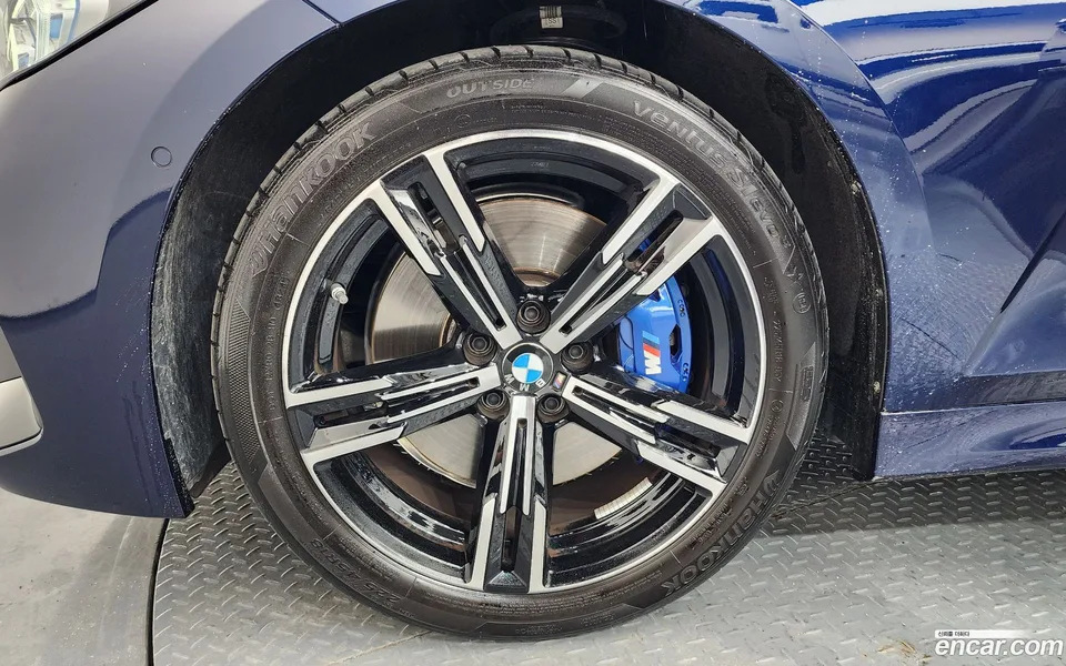 BMW 3 Series 320i M 2025 — миниатюра 2