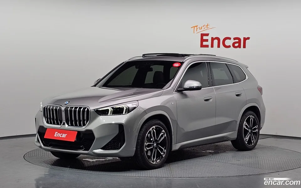 BMW X1 xDrive 20i M 2023 — photo 1, buy with delivery to Moscow