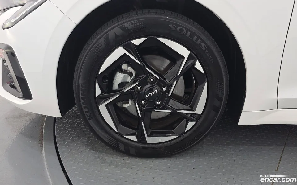 Kia K5 2.0 LPi() 2024 — thumbnail 2