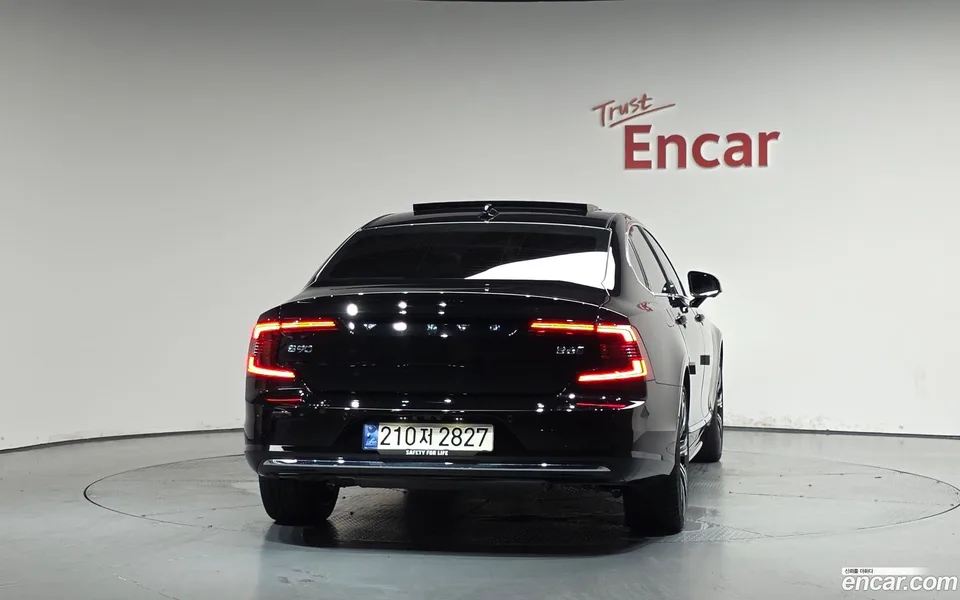 Volvo S90 B6 AWD 2024 — thumbnail 4