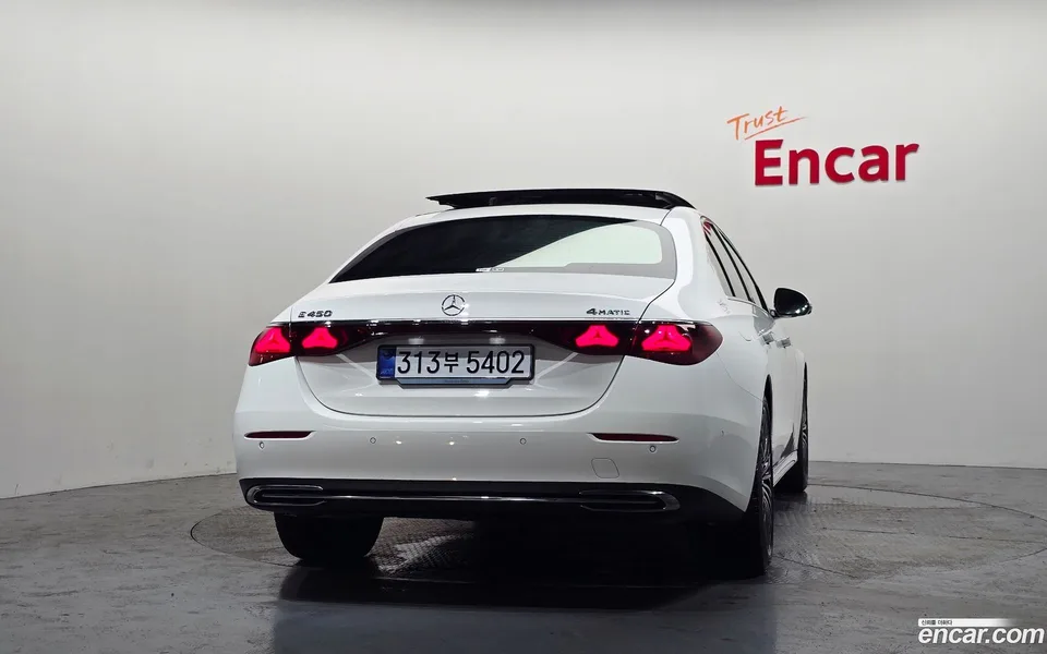 Mercedes-Benz E-Class E450 4MATIC 2025 — миниатюра 4