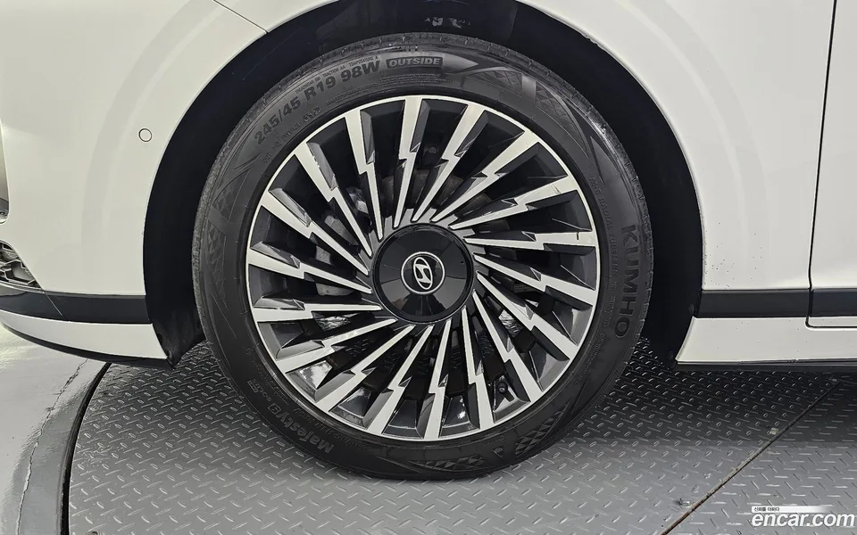 Hyundai Grandeur Hybrid 2024 — thumbnail 2