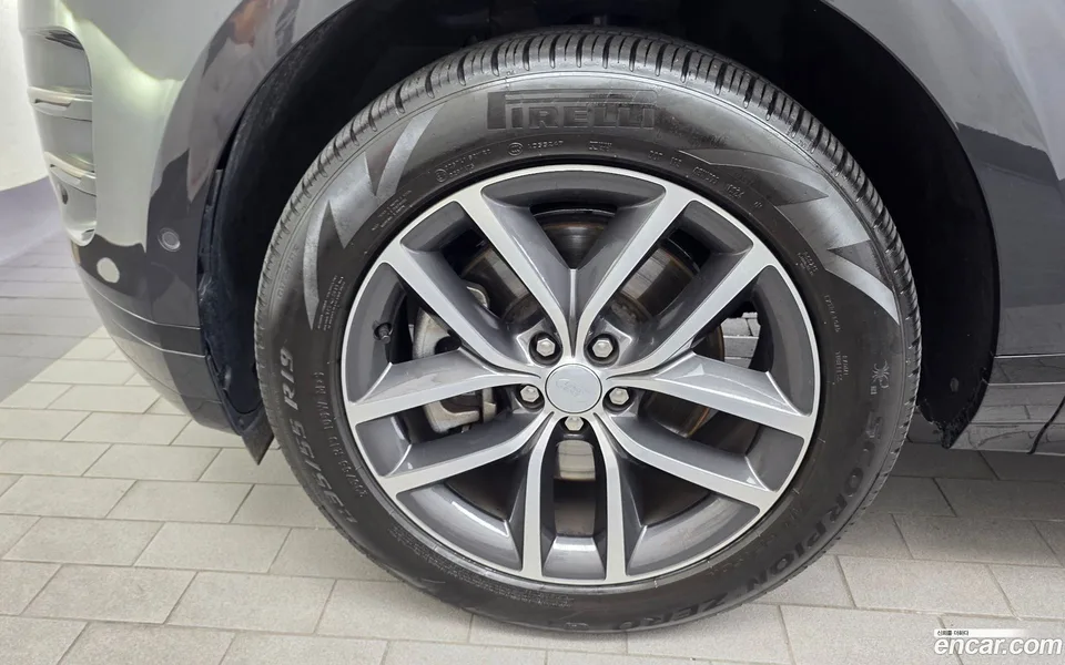 Land Rover Range Rover Evoque P250 SE 2025 — thumbnail 2