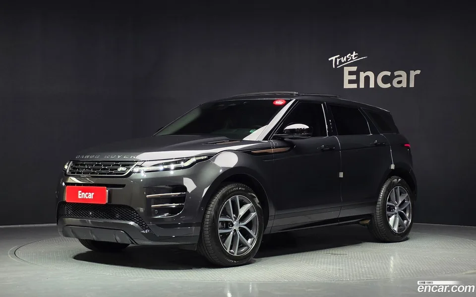 Land Rover Range Rover Evoque P250 SE 2025 — photo 1, buy with delivery to Moscow