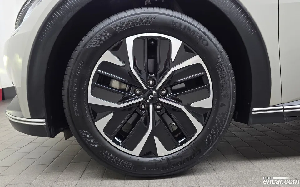 Kia EV6 2023 — thumbnail 2