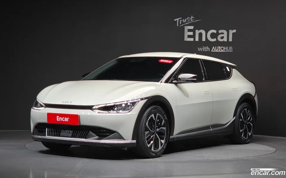 Kia EV6 2023 — photo 1, buy with delivery to Moscow