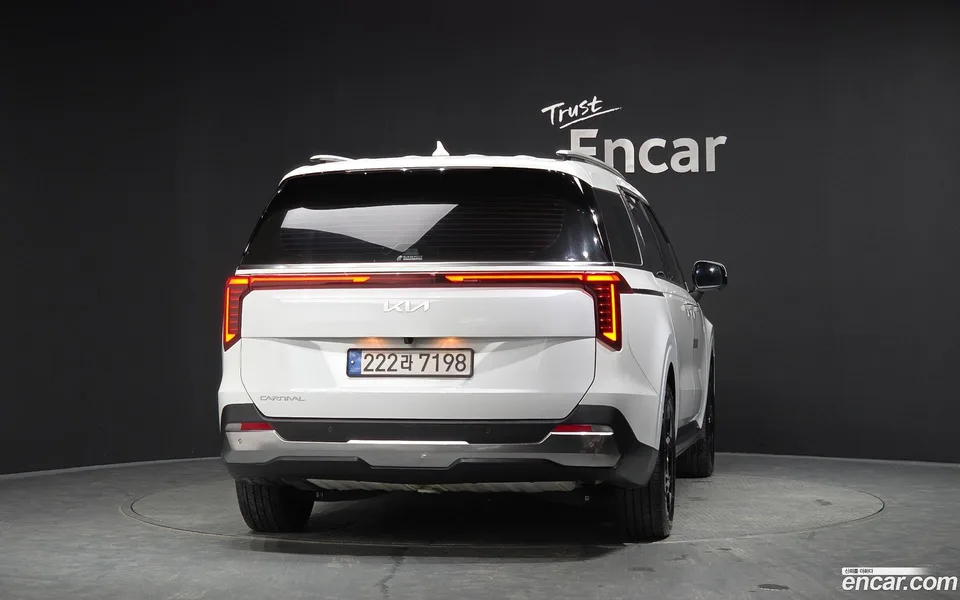 Kia Carnival 9 2024 — thumbnail 4